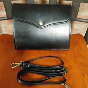 NEW🎉 Cute Cross-Body Clutch Bag Black